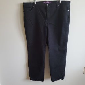 Gloria Vanderbilt black jean